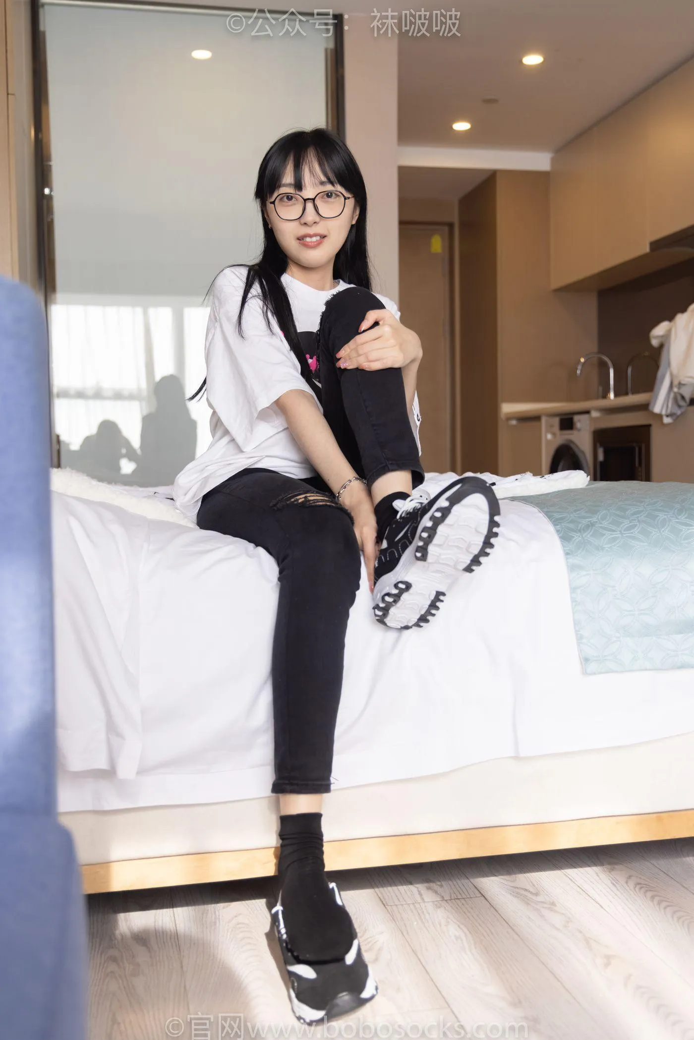 [BoBoSocks袜啵啵]NO.055 稚予-斯凯奇运动鞋、白棉袜、黑棉袜 [139P]插图8